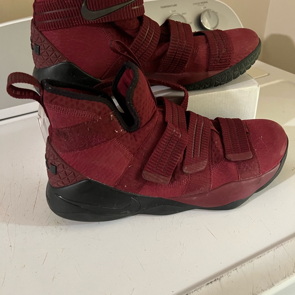 LeBron Soldier 11